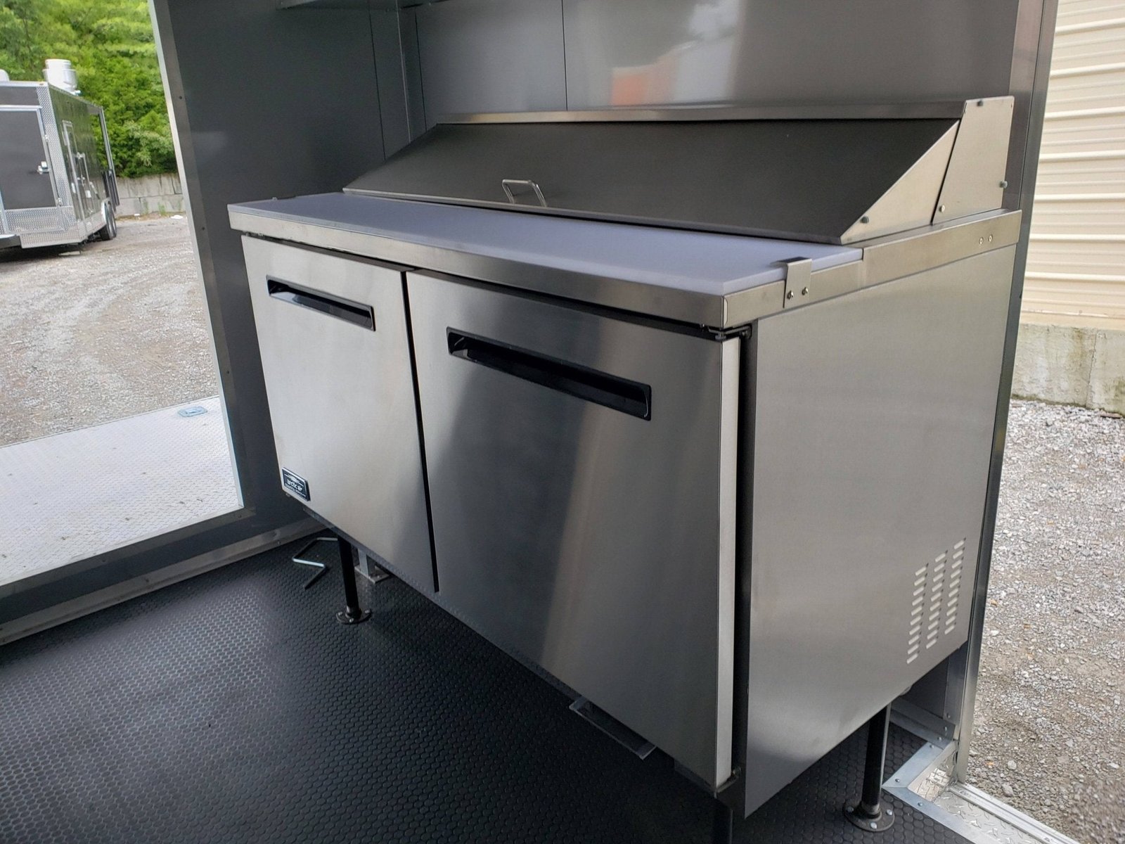 8.5′ x 20′ Black Pizza Vending Concession Food Trailer — photo 4