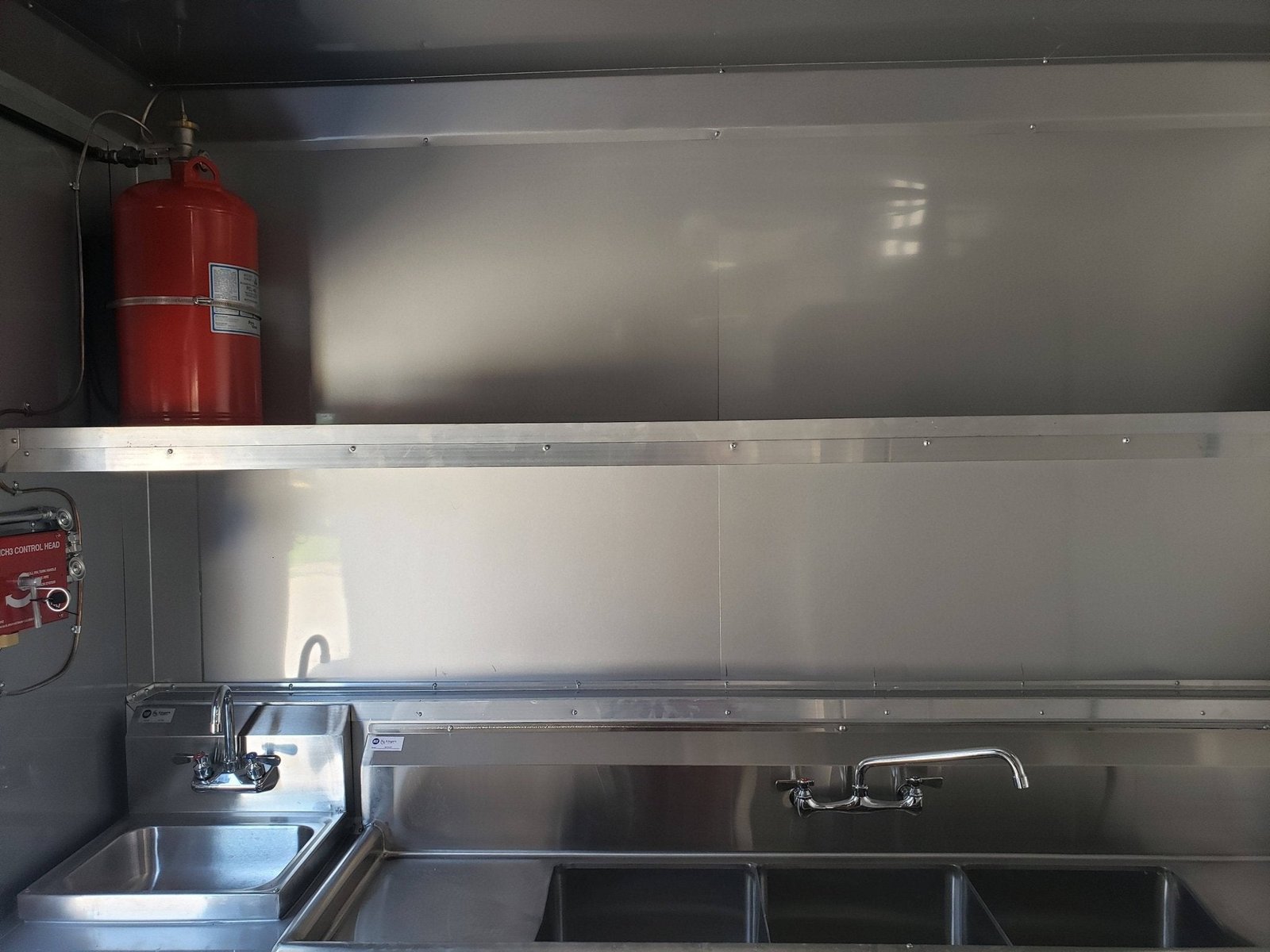 Black Out 8.5′ x 28′ Porch Style Concession Food Trailer — photo 10