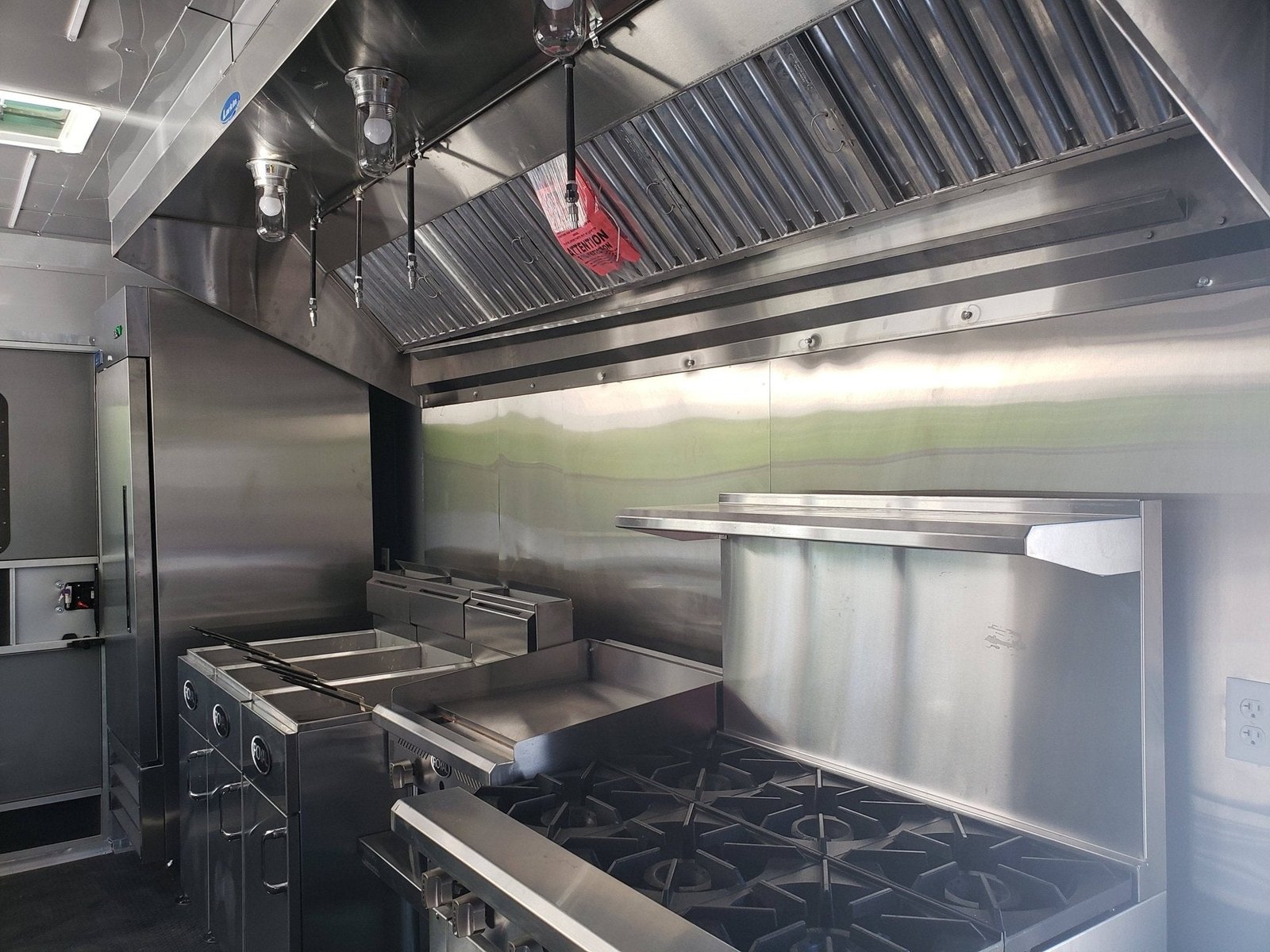 Black Out 8.5′ x 28′ Porch Style Concession Food Trailer — photo 2