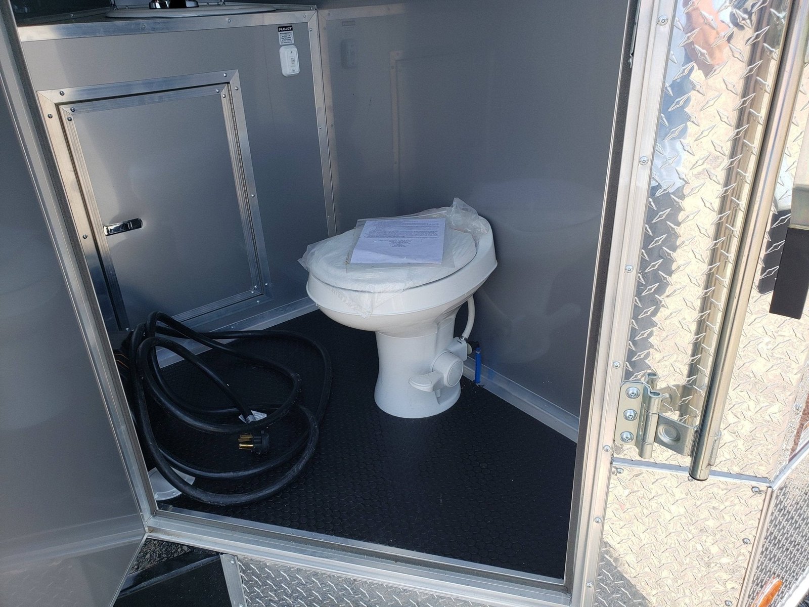 8.5′ x 28′ Brandy Wine BBQ Vending Concession Trailer — photo 6
