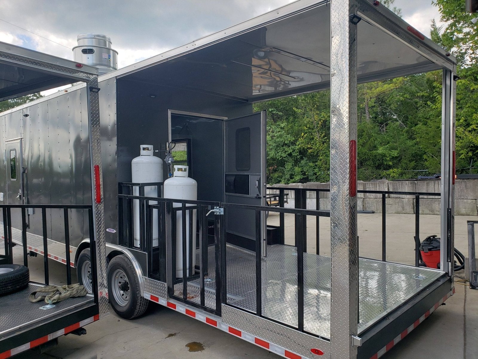 8.5′ x 28′ Charcoal Gray Porch Style Concession Trailer with Restroom — photo 10