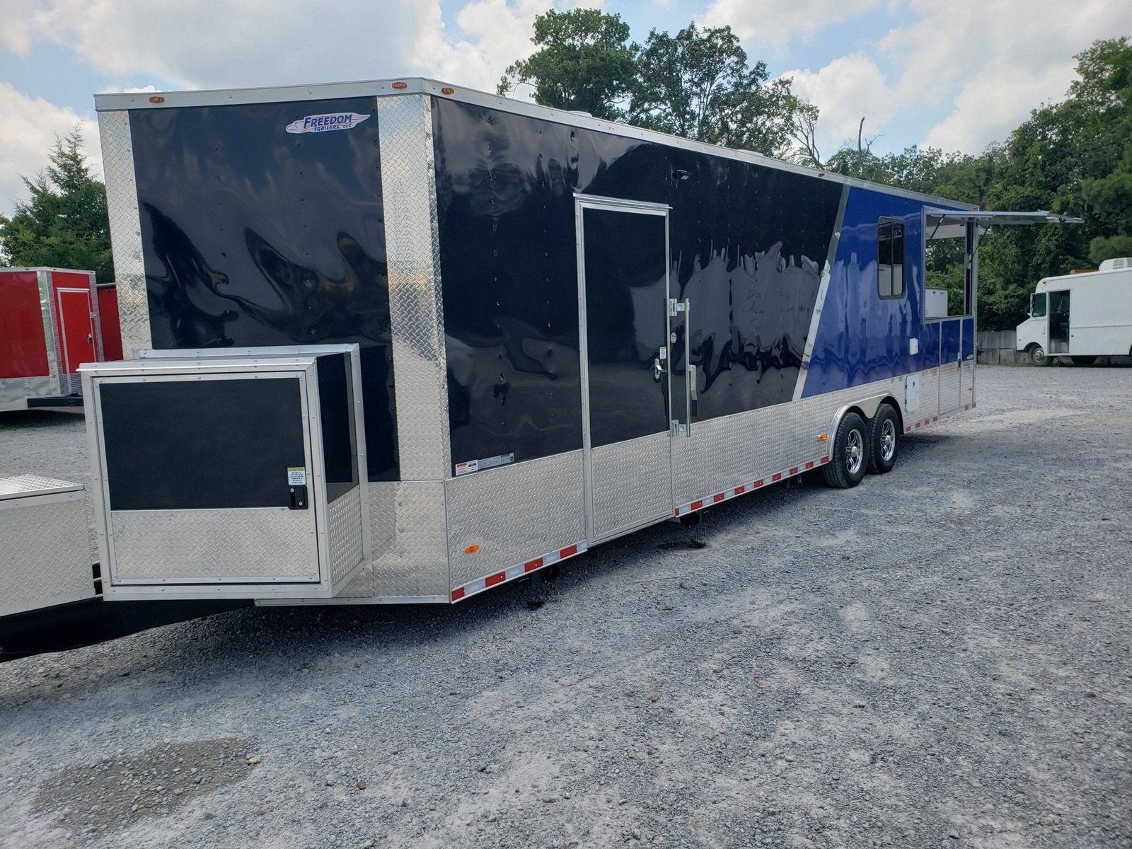 8.5′ x 30′ Black and Cobalt Blue BBQ Porch Style Concession Trailer — photo 4