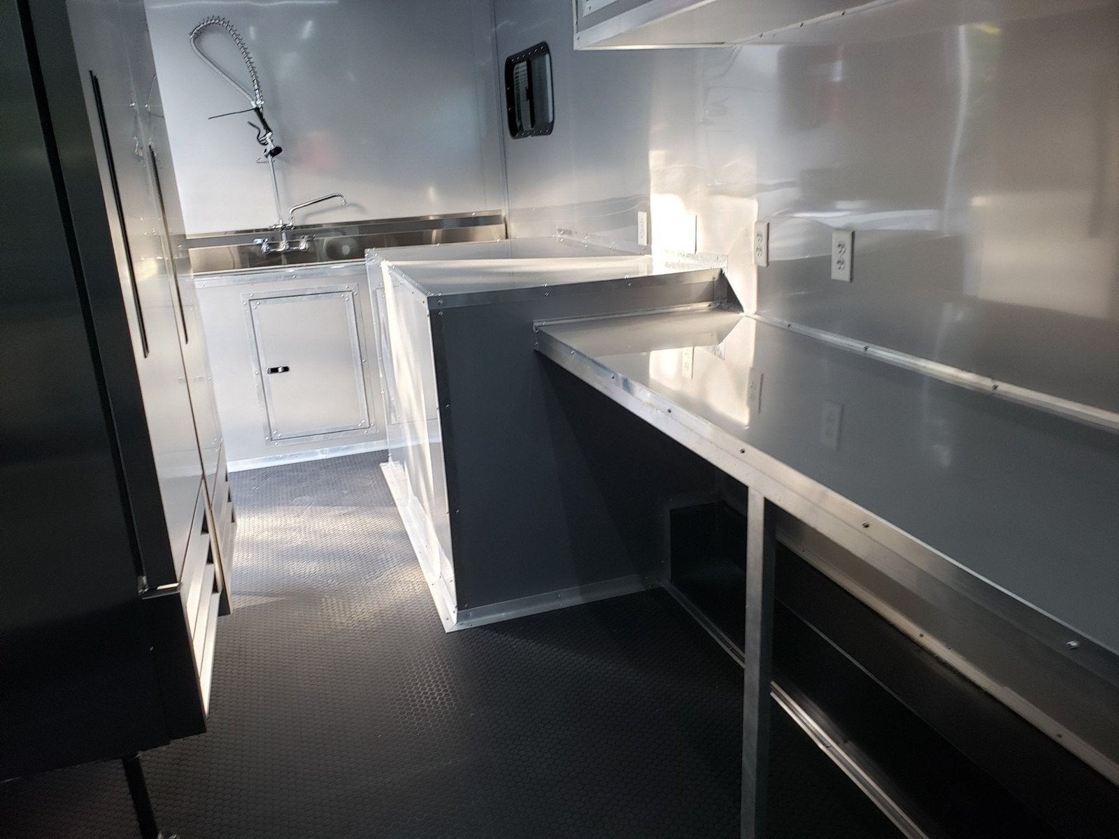 8.5′ x 24′ White Food Vending Concession Trailer With Appliances — photo 11
