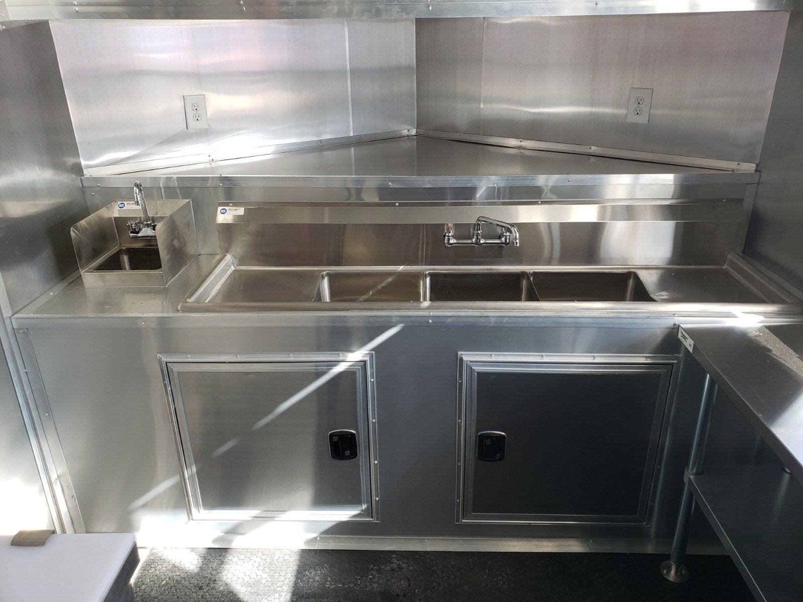 Concession Trailer 8.5′ X 21′ Victory Red Food Event Catering — photo 12