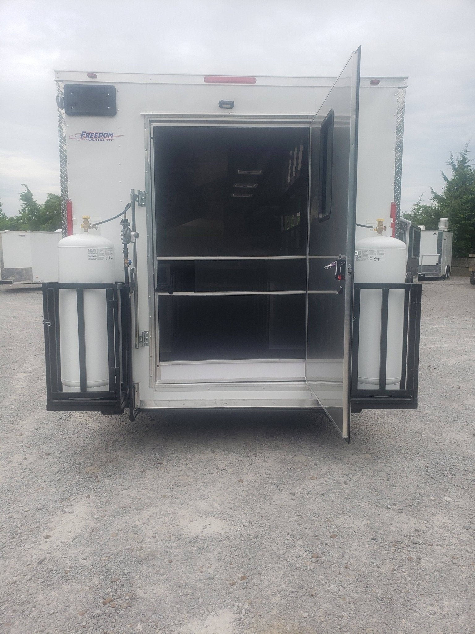 8.5′ x 22′ White Concession Food Trailer — photo 10