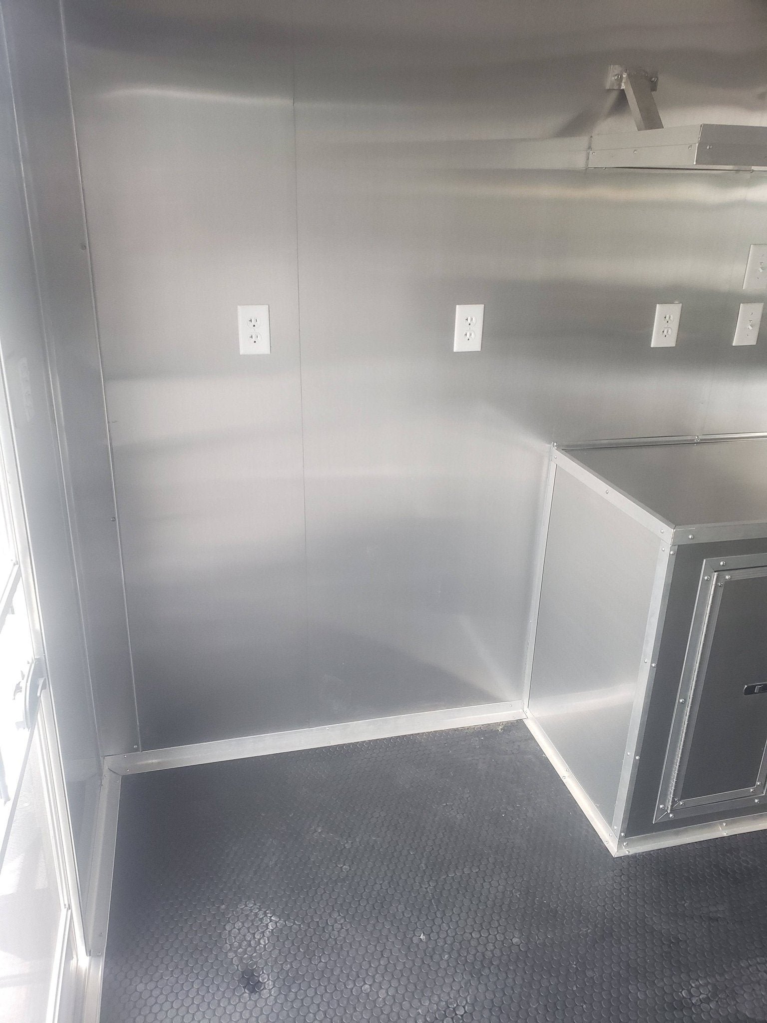 8.5′ x 22′ White Concession Food Trailer — photo 11