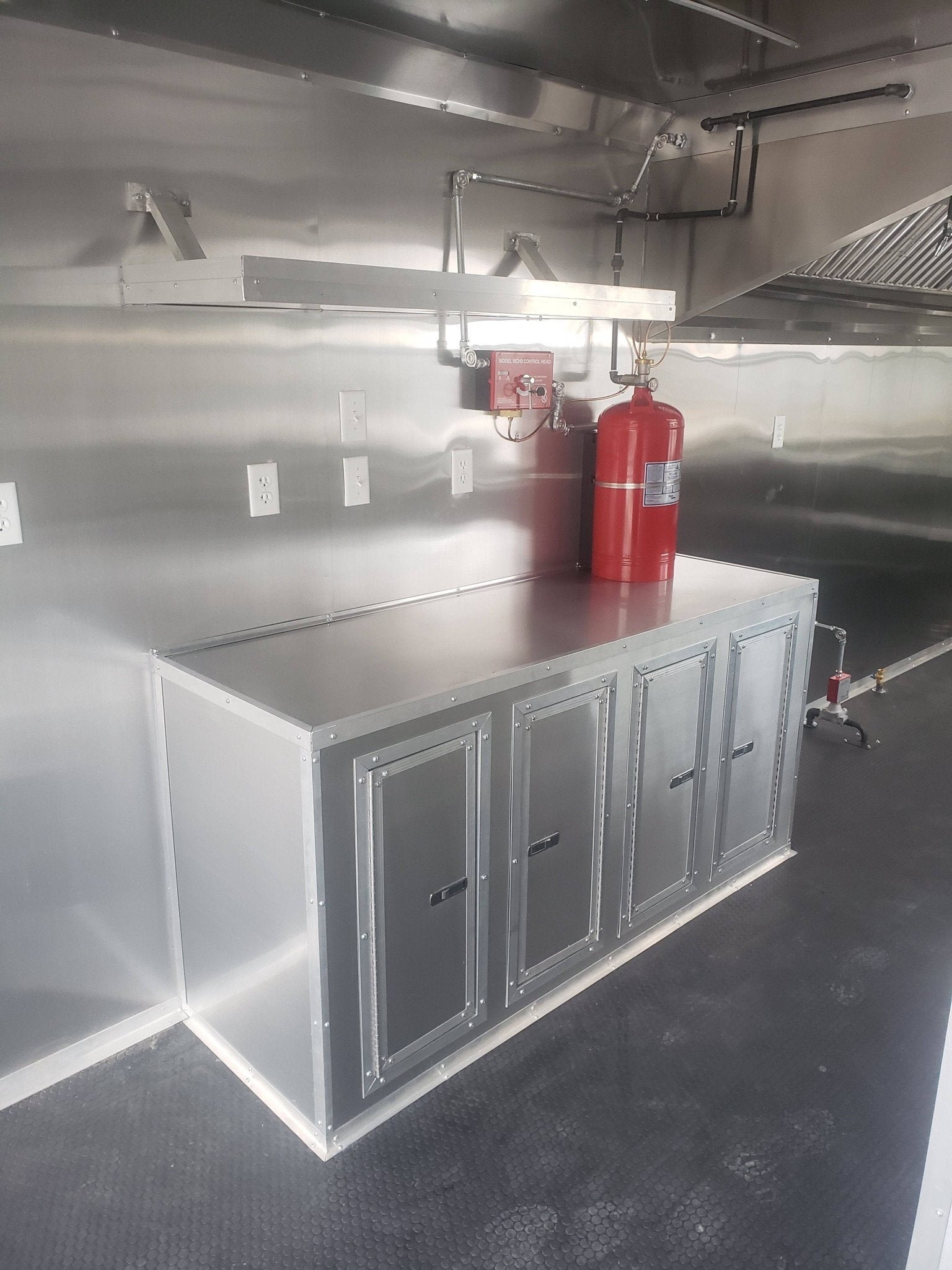 8.5′ x 22′ White Concession Food Trailer — photo 12