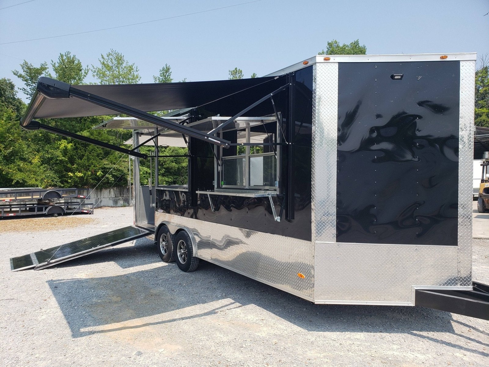 8.5′ x 20′ Black Porch Style Concession Trailer