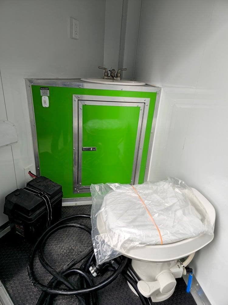 8.5′ X 26′ Lime Green Concession Trailer BBQ Food Event — photo 6