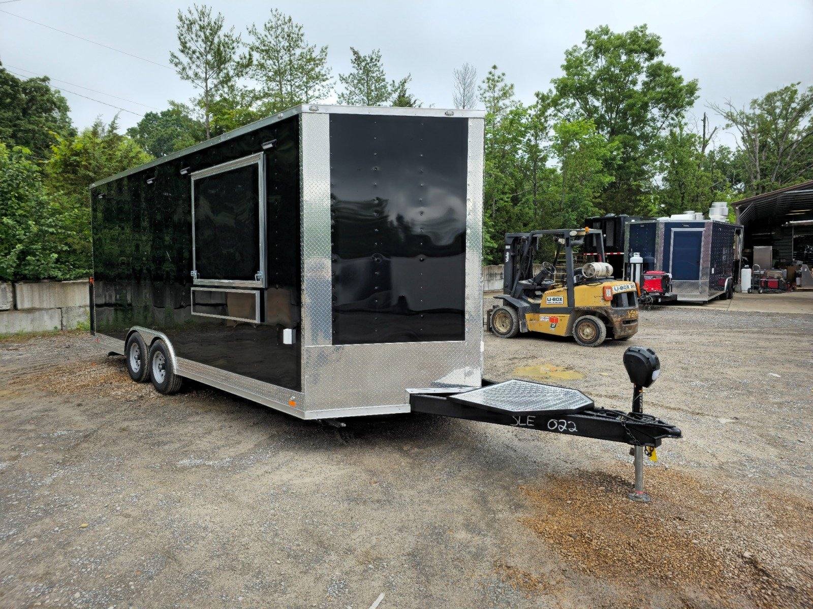 Concession Trailer 8.5′ X 20′ Food Event Catering Black — photo 14