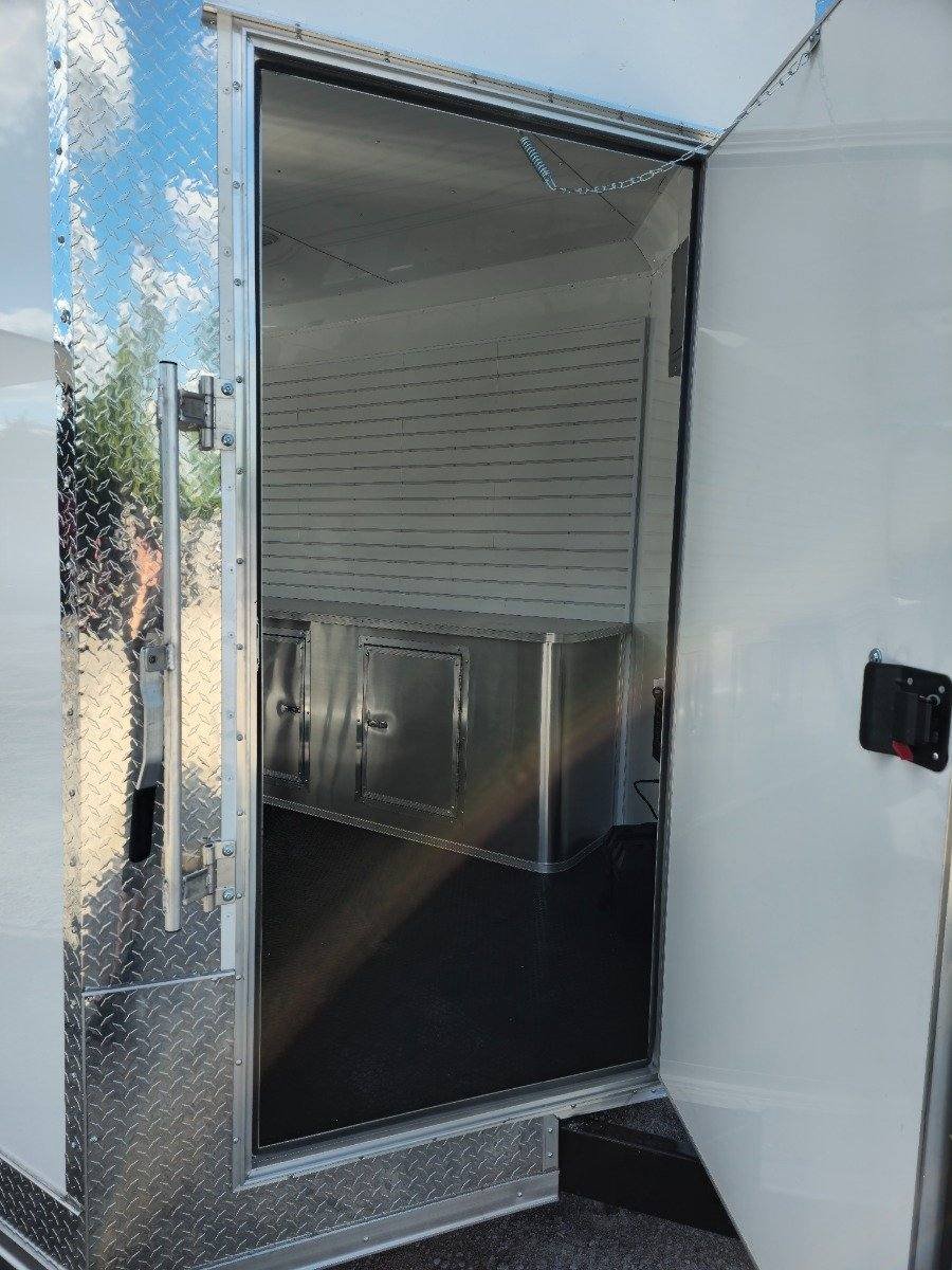 Concession Trailer 8.5′ X 16′ White Merchandising Event Catering — photo 12