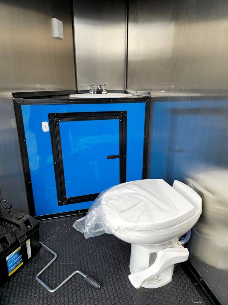 8.5′ X 24′ Cobalt Blue Concession Trailer Food Event Catering — photo 12