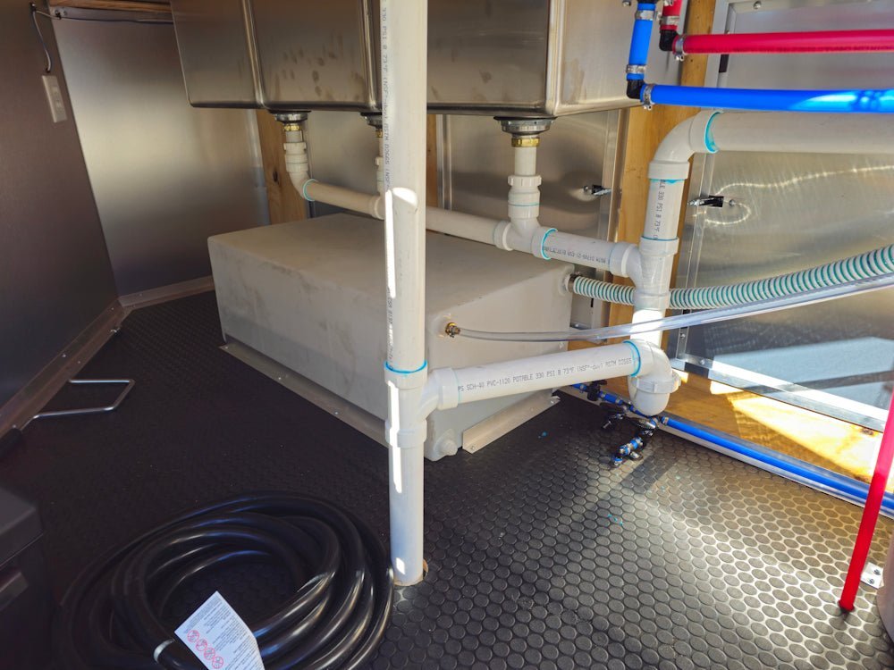 Concession Trailer 8.5′ X 20′ Silver and Black Food Event Catering — photo 4