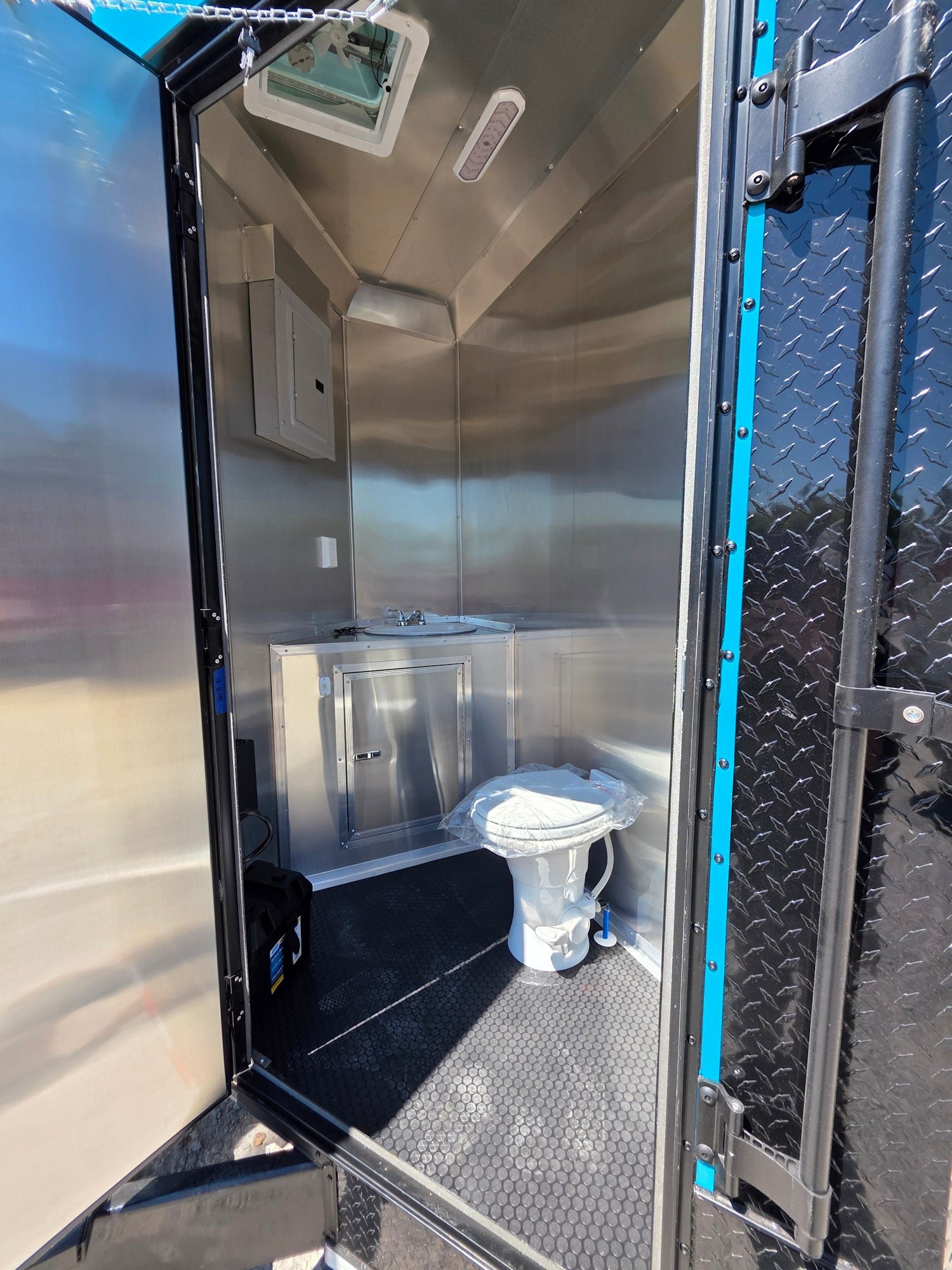 8.5′ X 28′ Teal Green Custom Concession Trailer Food Event Catering — photo 15