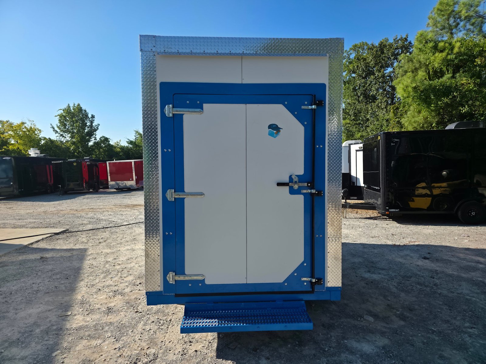 Custom 7′ X 16′ White Refrigerated Cooler and Freezer Trailer (Includes Generator) — photo 5