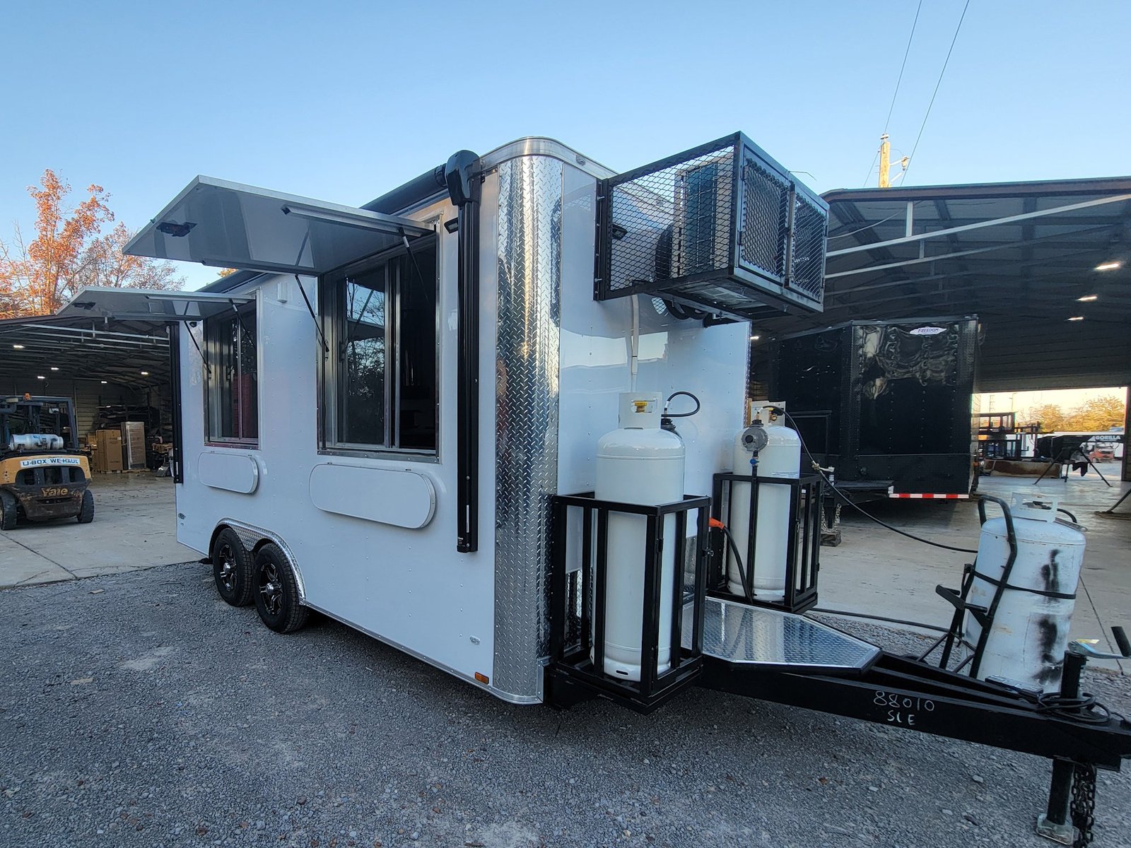 8.5′ X 16′ White Custom Pizza Concession Trailer Event Catering — photo 2