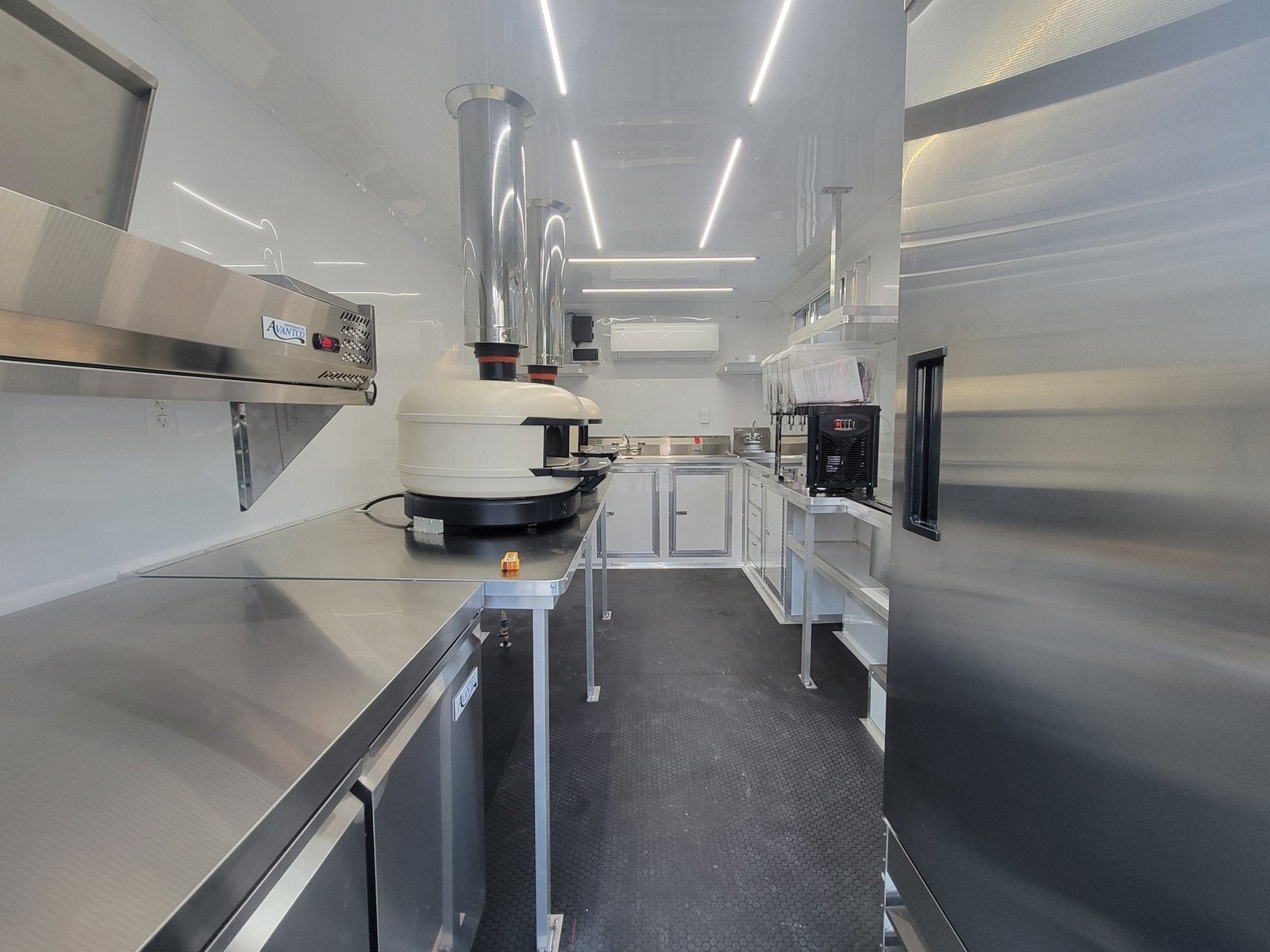 8.5′ X 16′ White Custom Pizza Concession Trailer Event Catering — photo 3