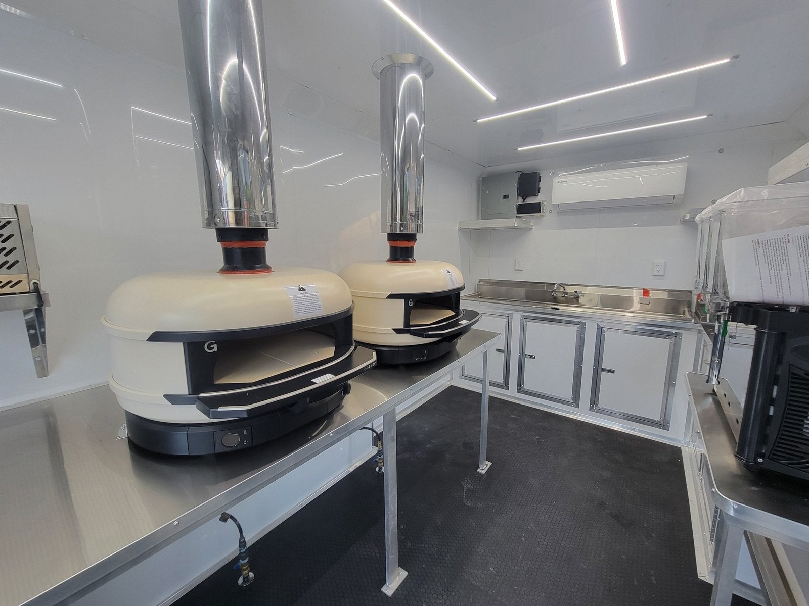 8.5′ X 16′ White Custom Pizza Concession Trailer Event Catering — photo 4