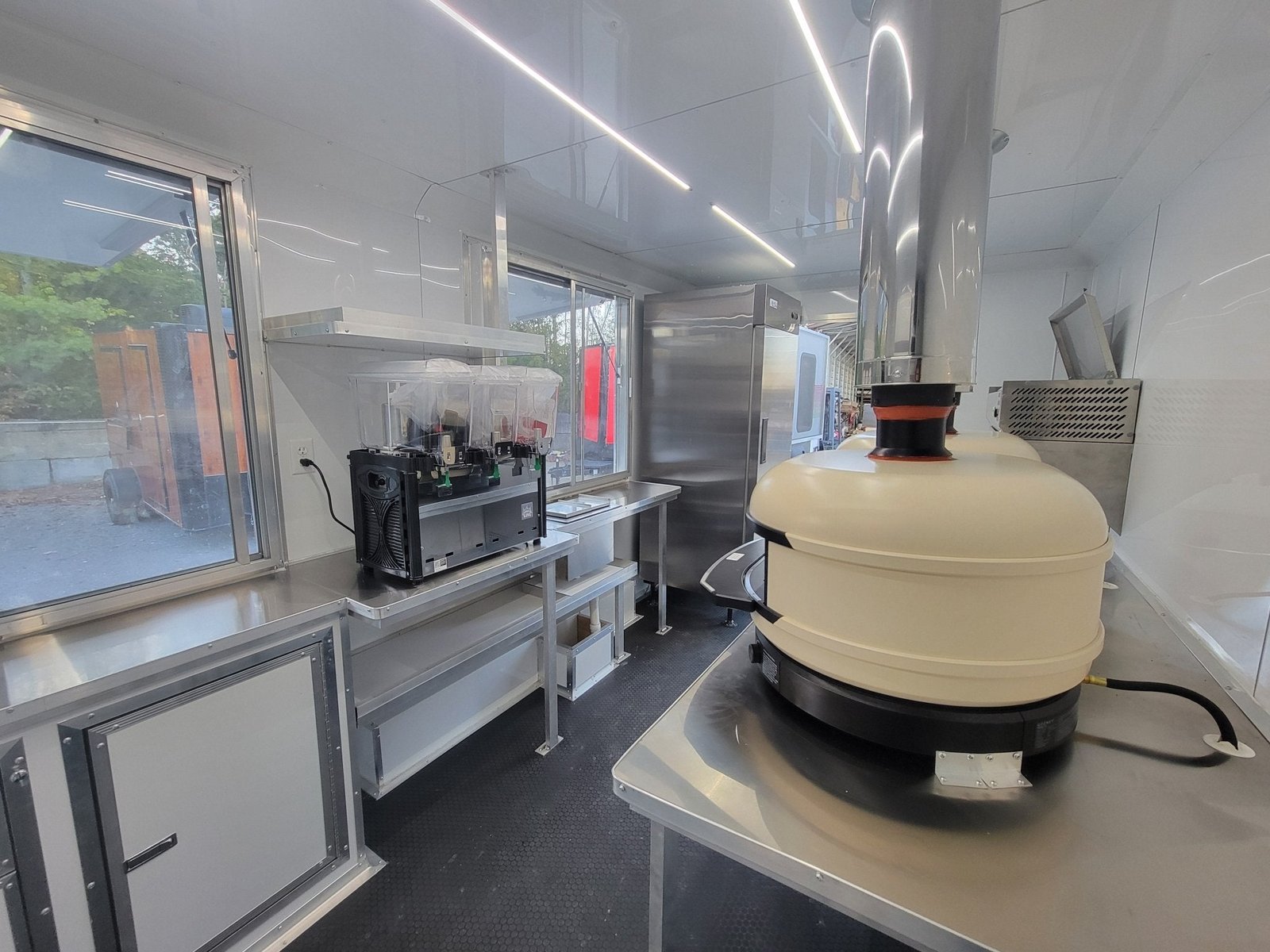 8.5′ X 16′ White Custom Pizza Concession Trailer Event Catering — photo 6