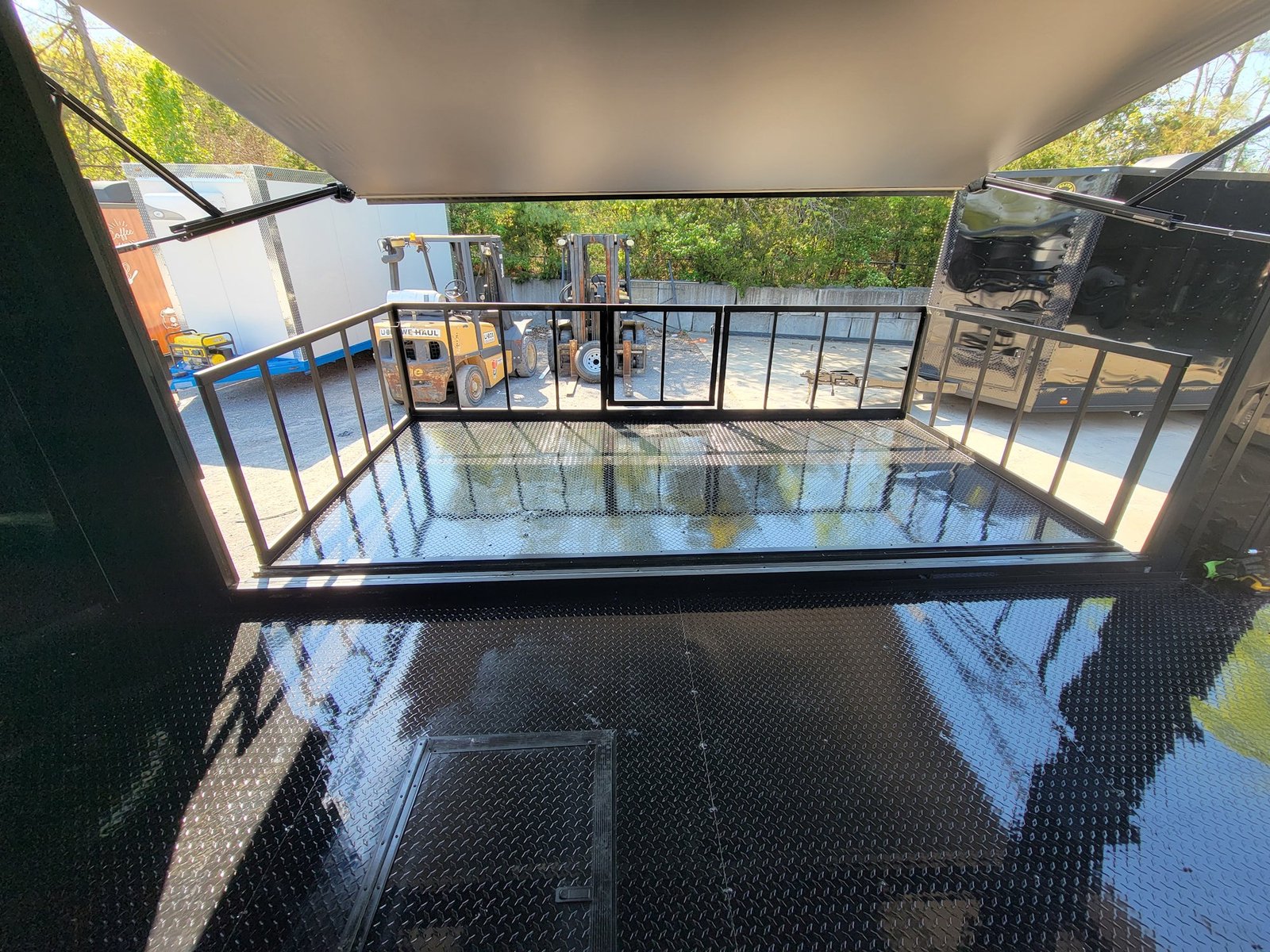 8.5′ X 18′ Custom Enclosed Stage and Event Deck over Blackout With Black Trim — photo 13
