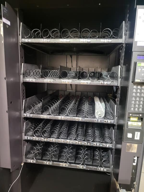 473637480_122169590864053458_4727713245167993734_n.jpg Used Crane National 147 snack machine, compact glass-front vendor - view 5