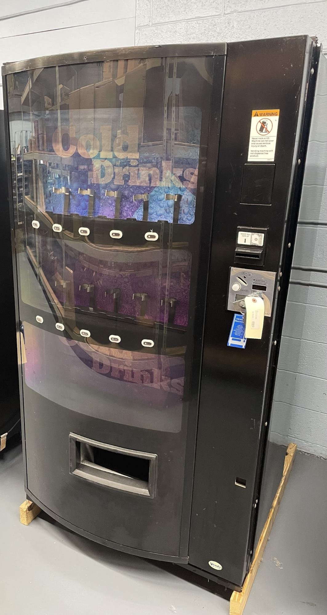 Vendo – V721 V21 Stacker Drinks Machine (Refurbished) — photo 2 Vendo V721 V21 Stacker - view 2
