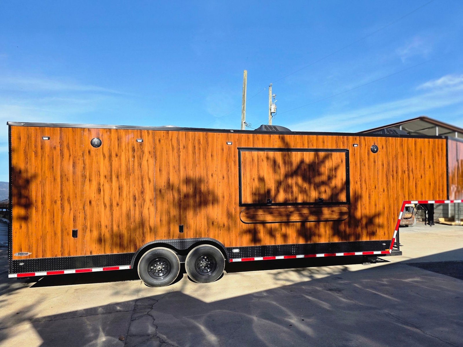 8.5’ x 32’ Gooseneck Concession / Mobile Business Trailer – Fully Loaded Premium Build — photo 2