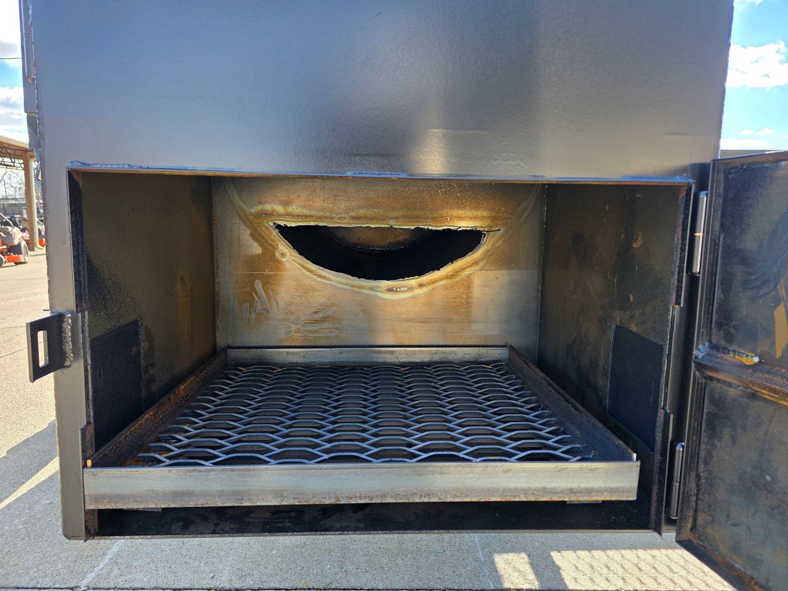 300 gallon dual-zone smoker with half offset smoker and half charcoal grill - view 14