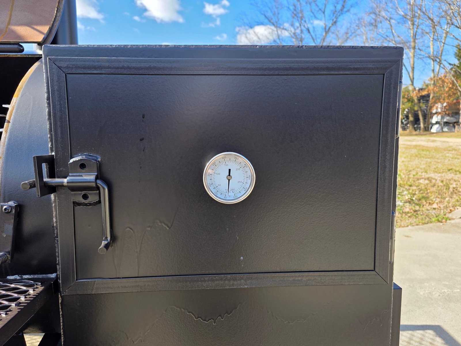 300 gallon dual-zone smoker with half offset smoker and half charcoal grill - view 11