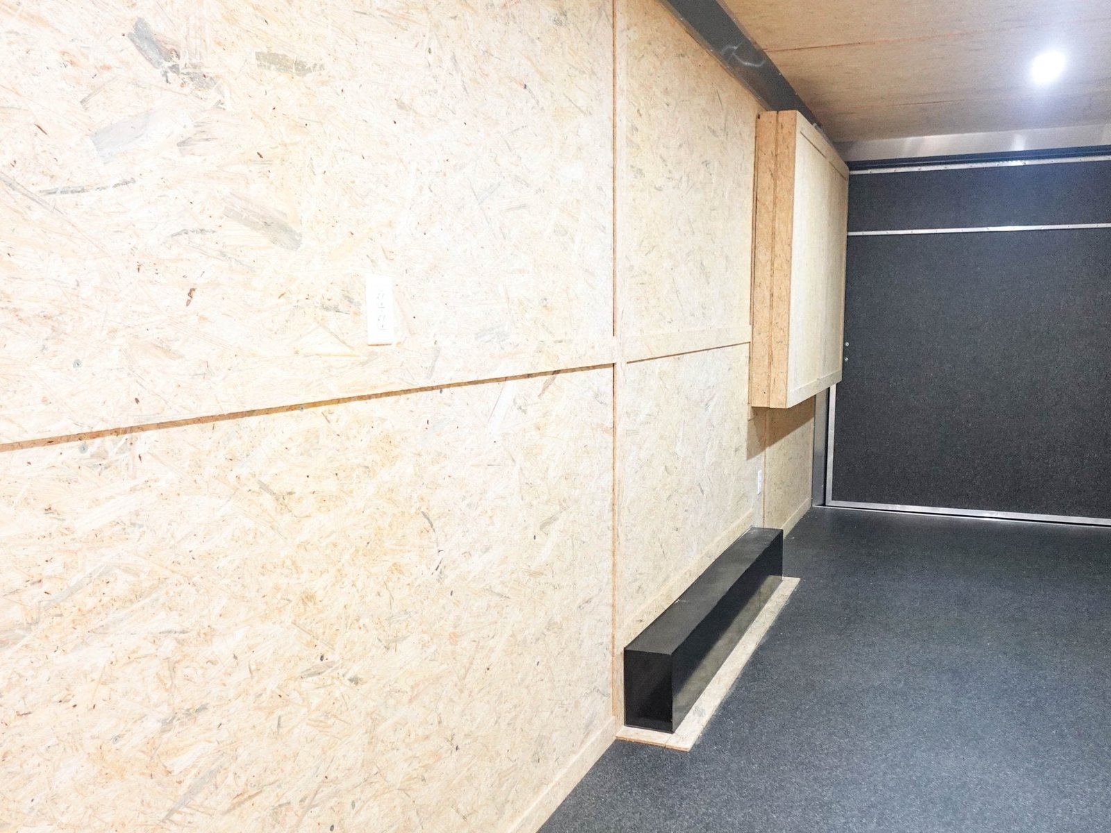 White Flat Nose Enclosed Trailer 8.5′ X 24′ with (2) 5,200lbs — photo 15