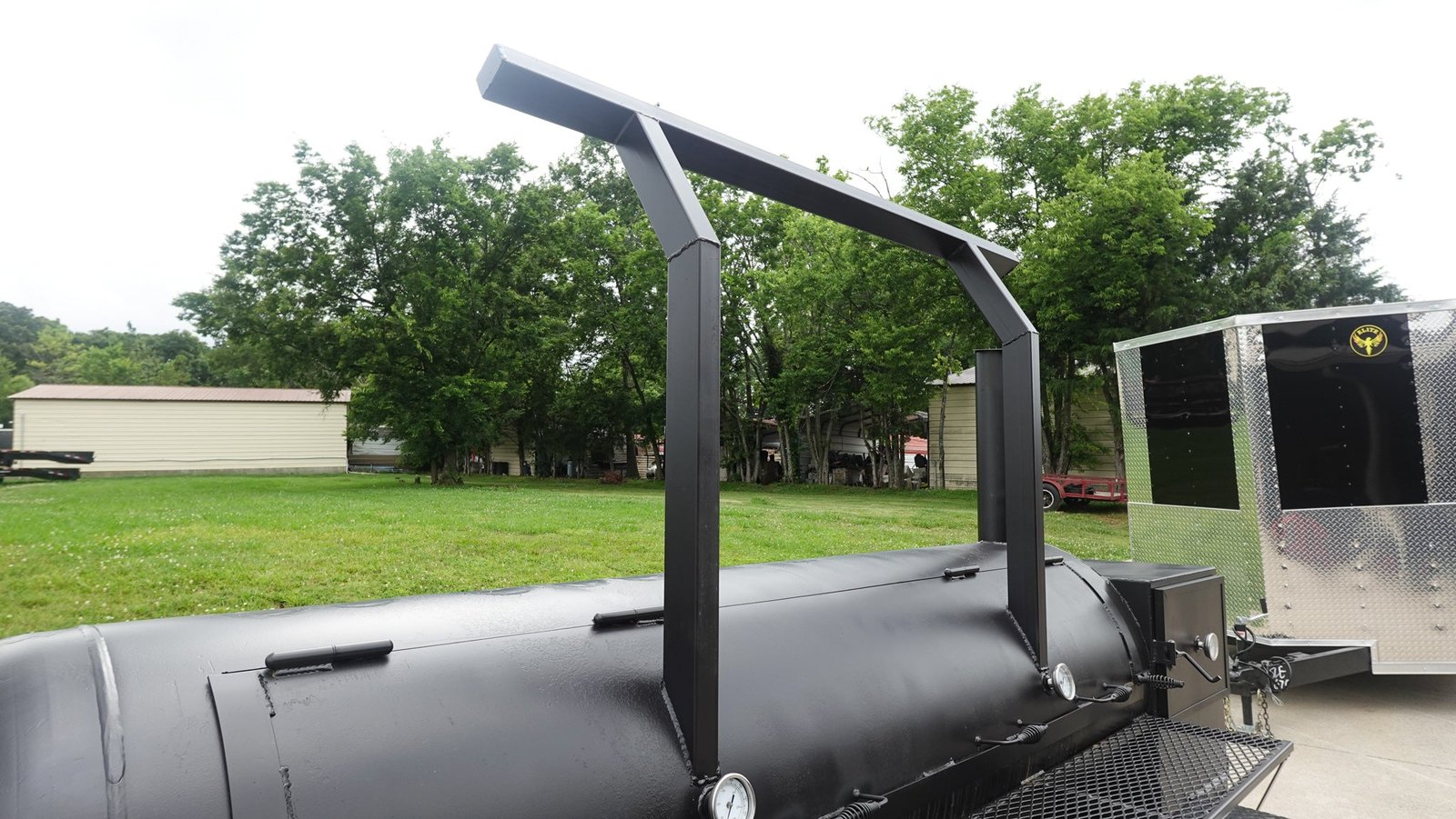 330 GAL Smoker Single Door With CounterWeight with Double Racks — photo 8