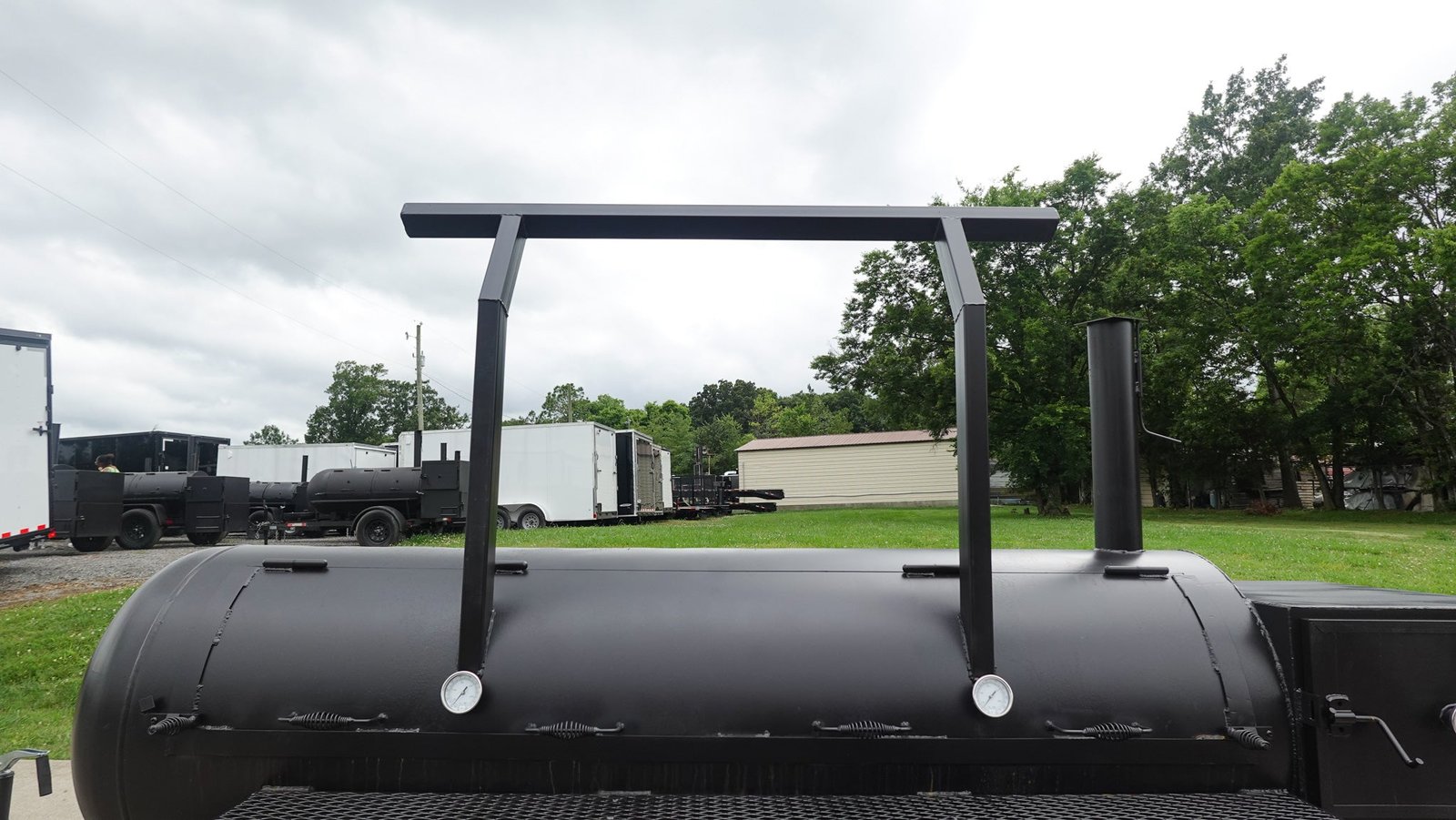 330 GAL Smoker Single Door With CounterWeight with Double Racks — photo 4