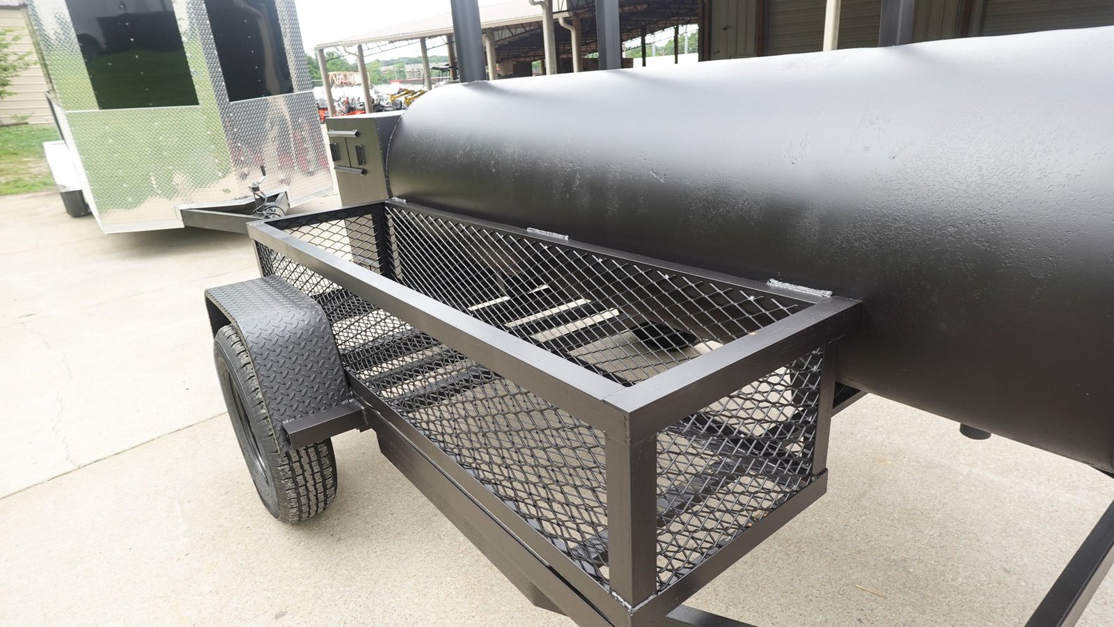 330 GAL Smoker Single Door With CounterWeight with Double Racks — photo 10