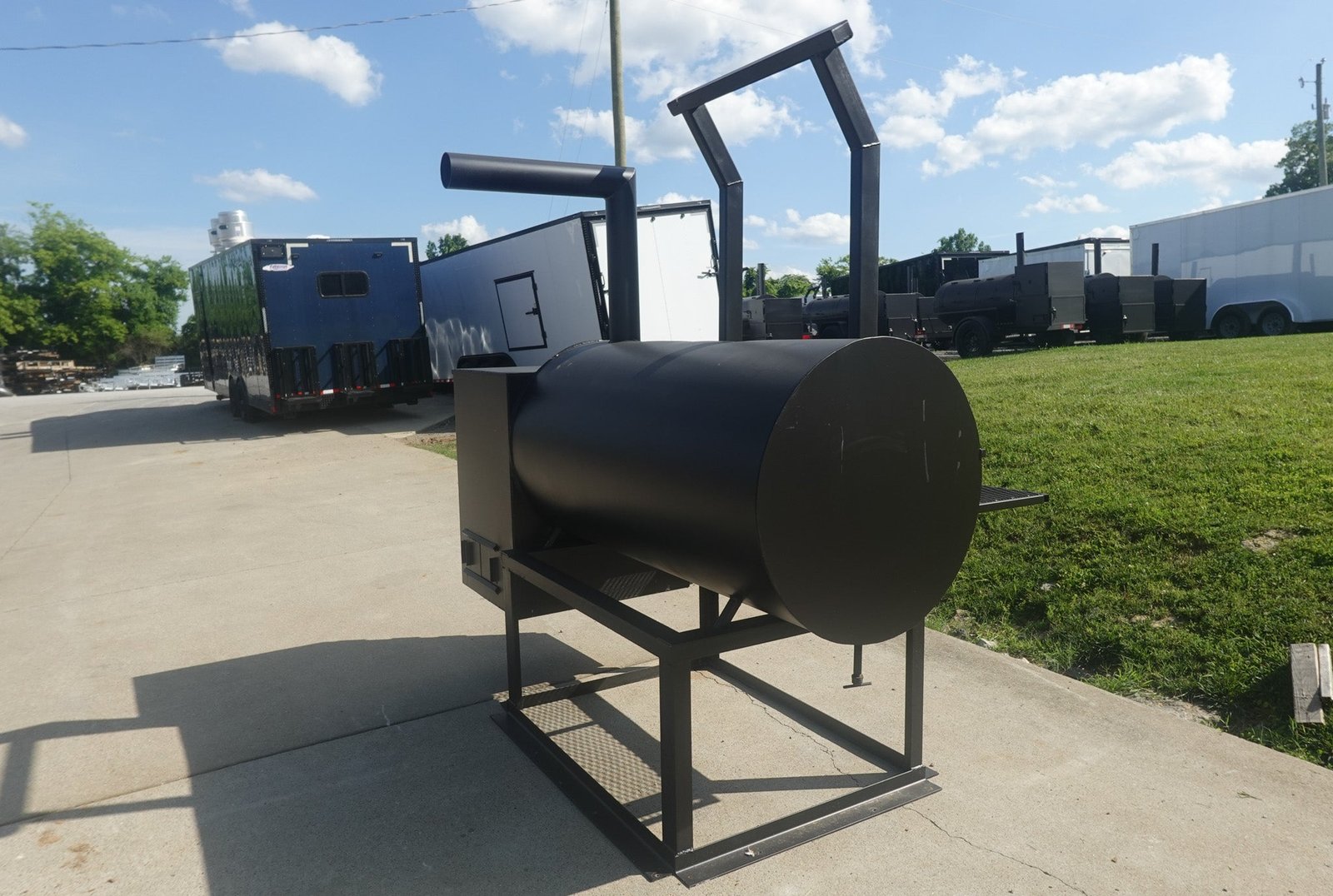 250 Gal Patio Grill Smoker Single Door with Counter Weight — photo 4