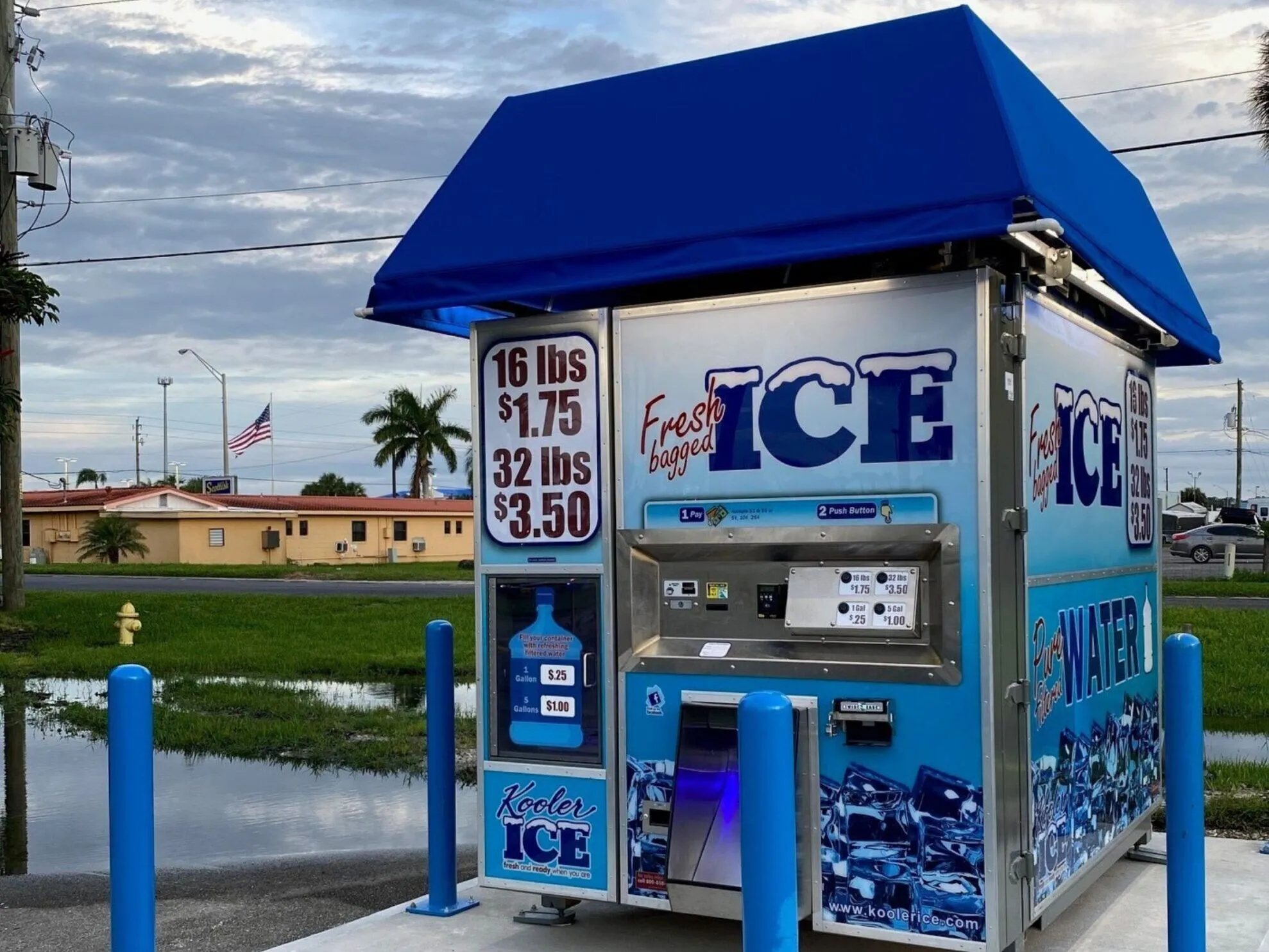 Front-page-Image-1500-scaled-e1718219049852.webp IM2500 ice vending machine front view - view 3