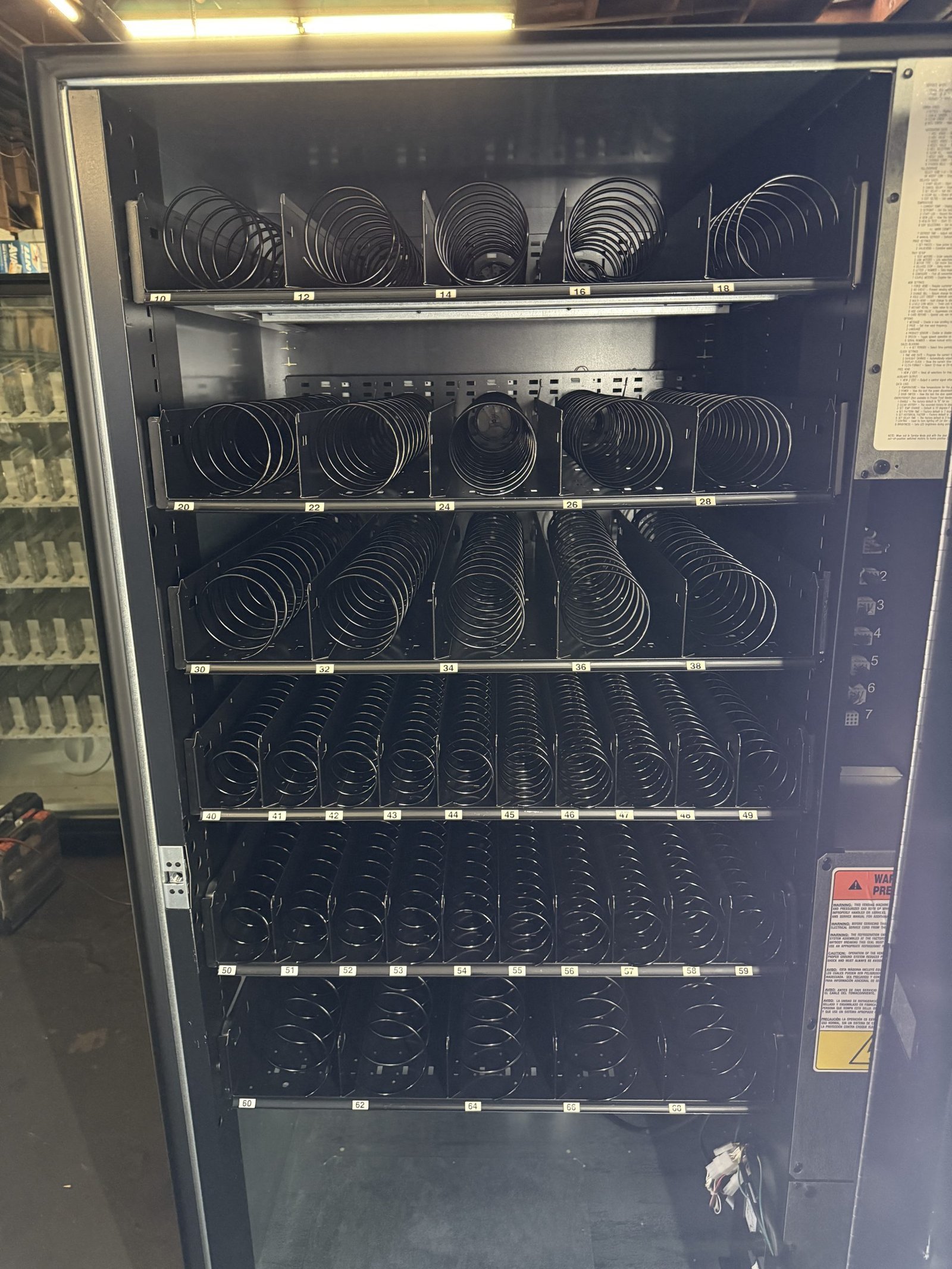 IMG_8440-2-scaled-1.jpg Refurbished AMS 39 snack vending machine with Sensit 3 sensor and glass front - view 2