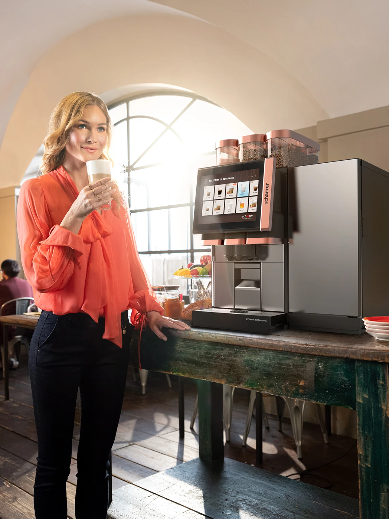 Schaerer_Coffee_Machines_Soul_Location_People_01.webp Schaerer Soul 12 vending machine front view - view 3
