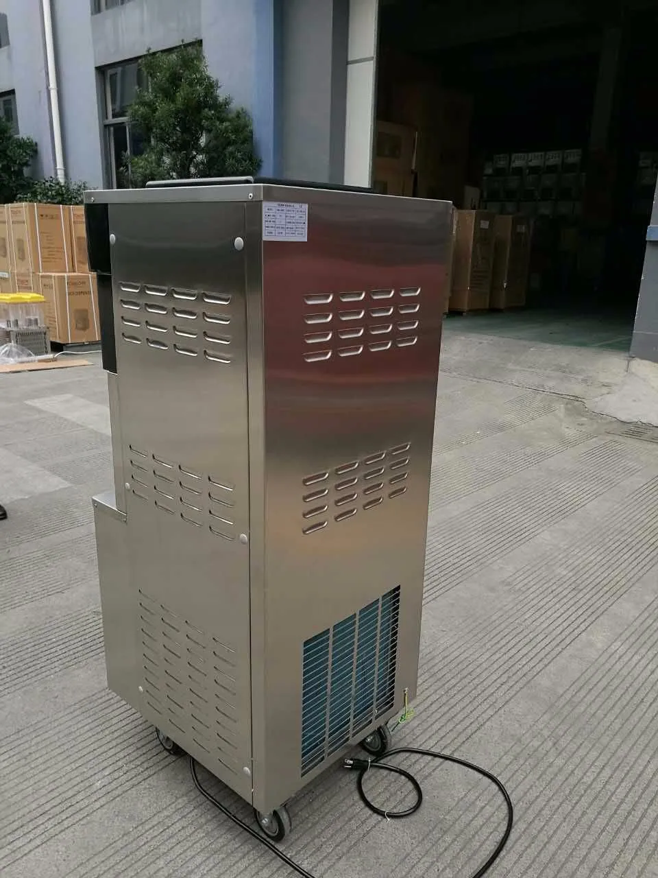 description-image-6.webp Used soft serve ice cream maker vending machine with LCD interface - view 4