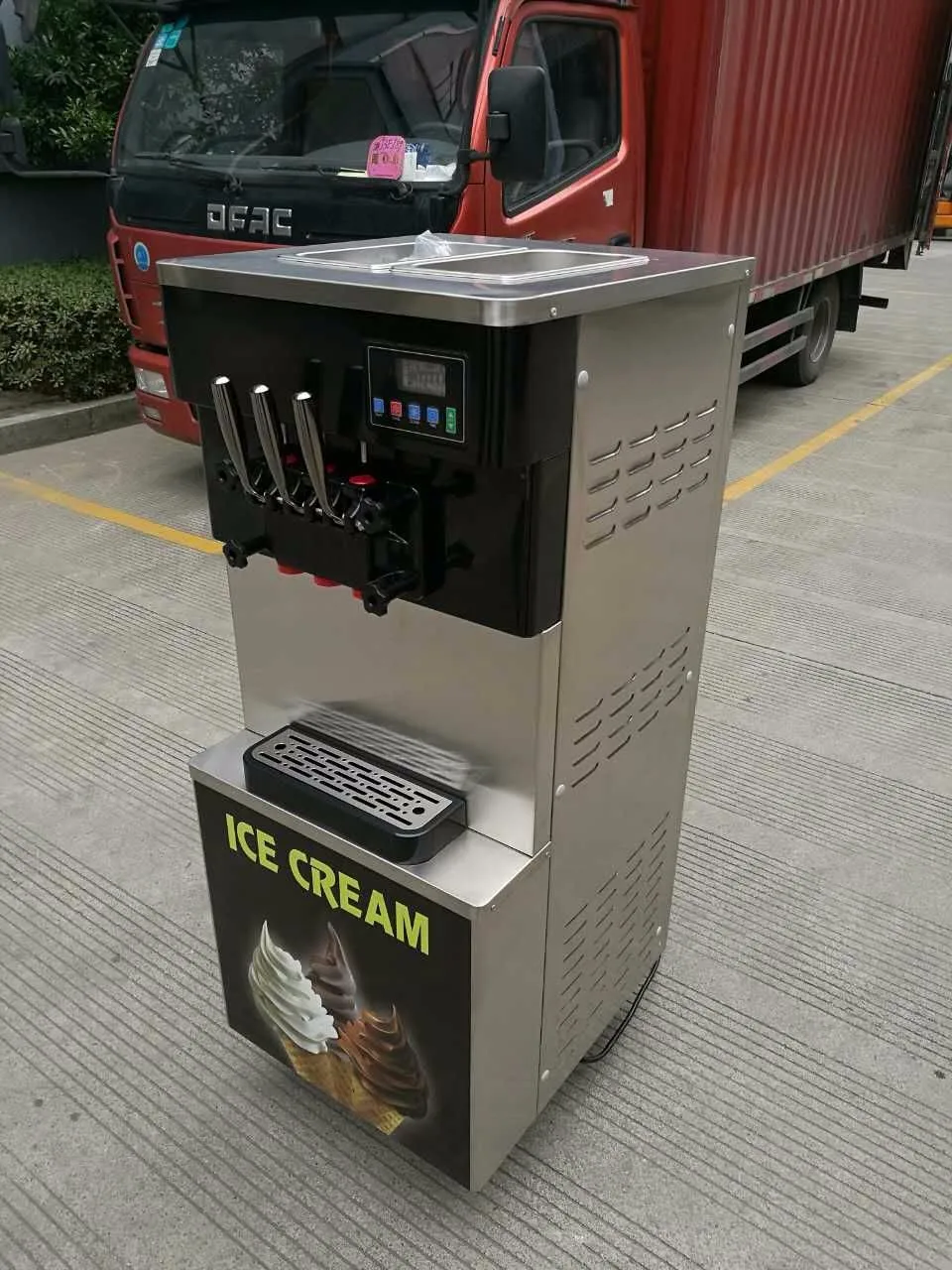 description-image-8.webp Used soft serve ice cream maker vending machine with LCD interface - view 2