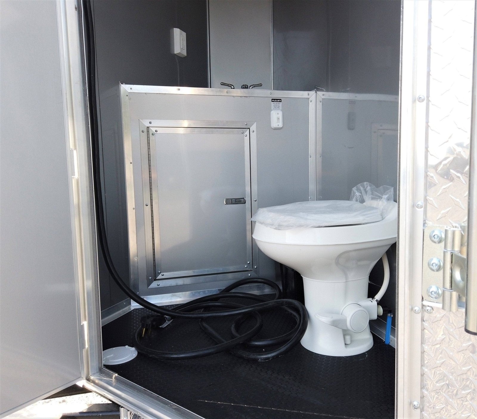 8.5′ x 12′ Yellow Concession Food V-Nose Trailer — photo 5