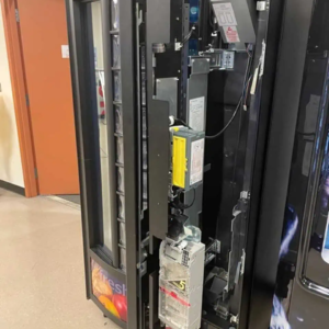 Used Crane Shoppertron food machine, rotating carousel fresh-food vendor - view 3