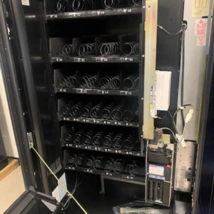 GPL remanufactured glass-front snack vending machine