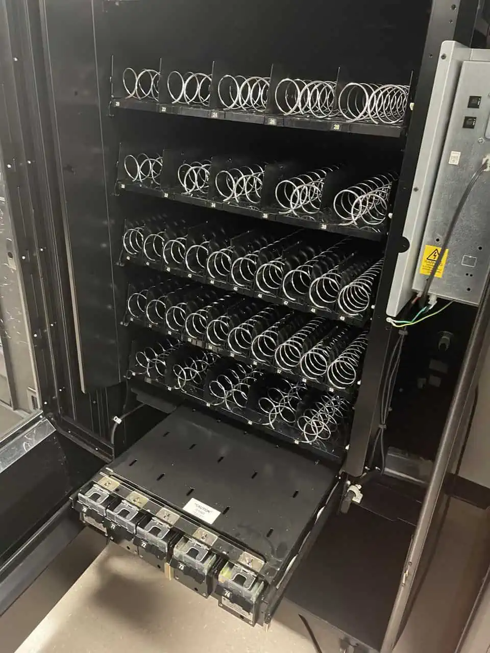 download-22-2.png AP 123 Snack Machine - view 4
