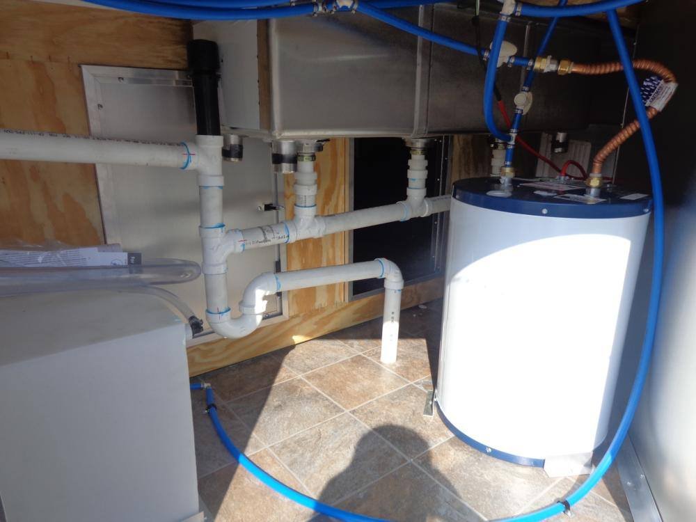 Concession Trailer 8.5′ x 24′ Silver – Vending Food Catering Kitchen — photo 4