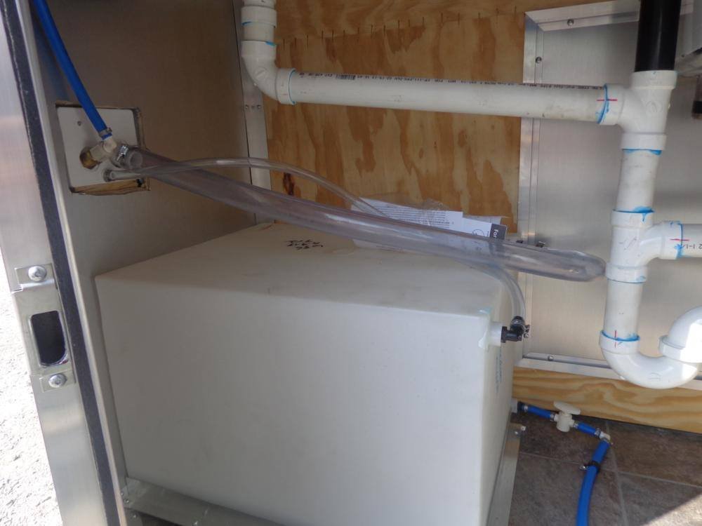 Concession Trailer 8.5′ x 24′ Silver – Vending Food Catering Kitchen — photo 8