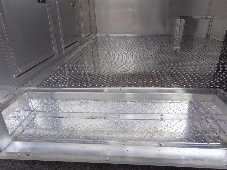 Concession Trailer 8.5’x16′ Red – Custom Food Catering Event — photo 4