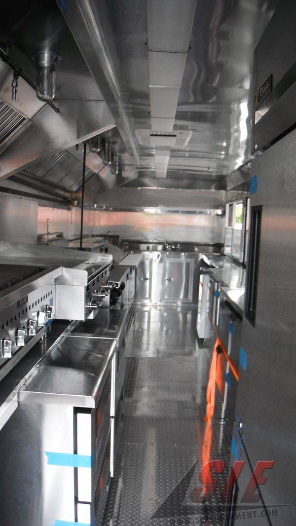 Concession Trailer 8.5’x24′ White Event Catering BBQ Food – Appliances — photo 8