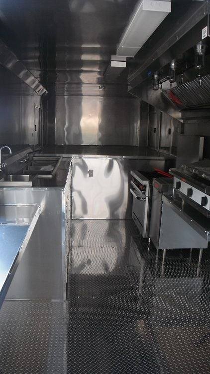 Concession Trailer 8.5′ x 38′ Silver Gooseneck Catering — photo 10