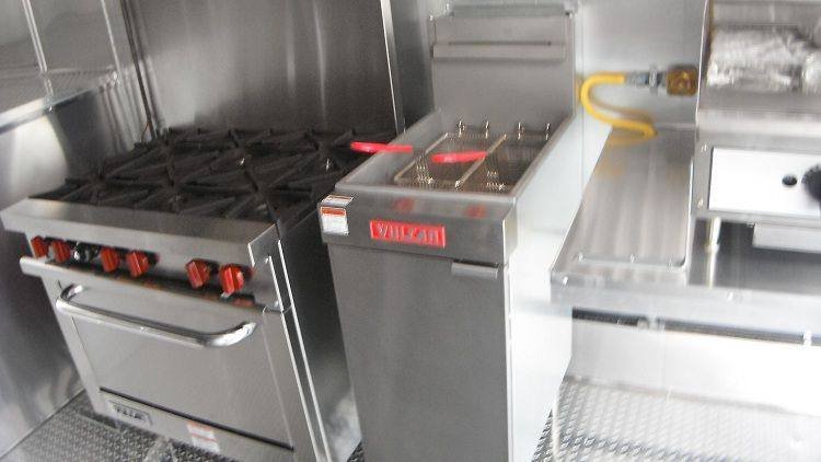 Concession Trailer 8.5′ x 38′ Silver Gooseneck Catering — photo 12