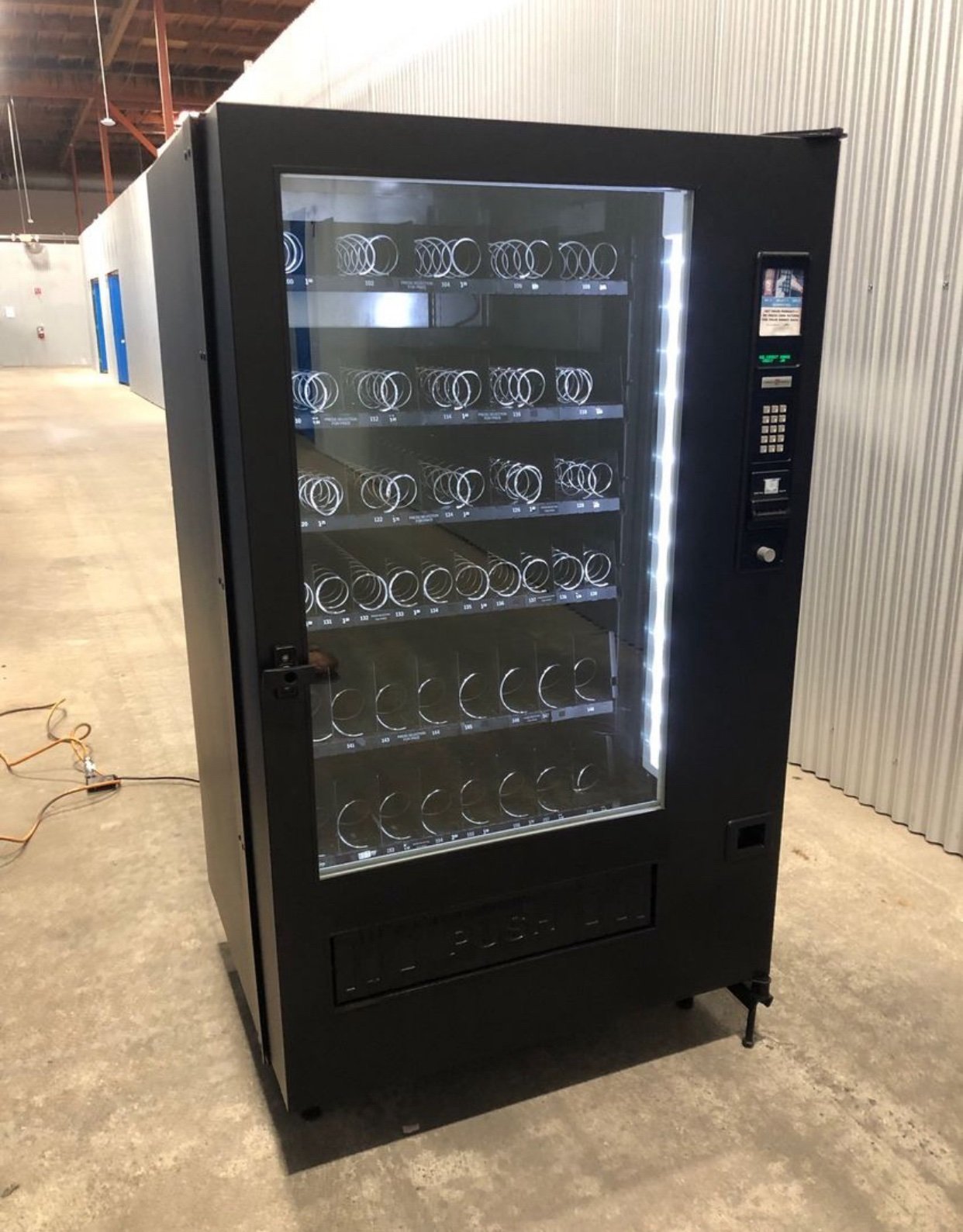 Crane 6500AP Combo vending machine